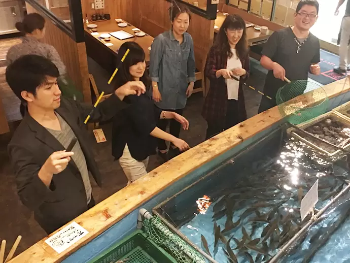 同年代が多く、にぎやかな職場です。スタッフみんなで魚釣りやＢＢＱに行っています。
