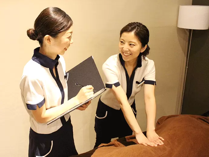 業務については先輩スタッフが丁寧に指導します！分からないことは気軽に質問できますよ。