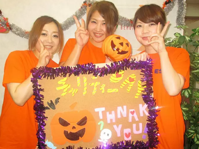 年に１回のチャリティーイベントもお客様と楽しく会話をしながら、とても盛り上がります。