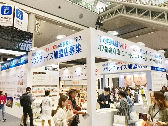 商品を広く知っていただくべく、展示会でもPRしていきます。