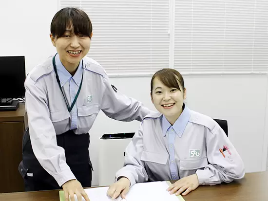 女性社員も多く活躍する当社。技術スタッフ全員が国家資格を取得して、協力しながら取り組んでいます！
