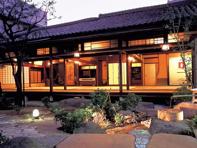 当旅館名物の舞姫の間。日本古来から伝わる“和”の文化を大切にしています。