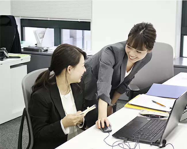 先輩が近くにいるので困ったことがあっても大丈夫！いつでも相談にのりますよ♪