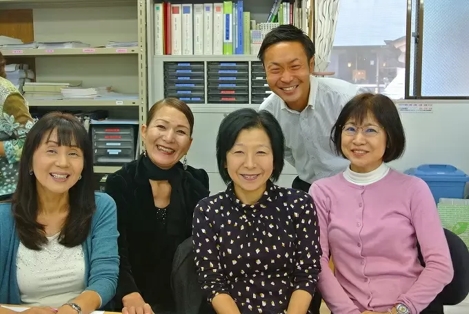 幅広い年齢層のメンバーが活躍中！みんな優しいので、何でも話せる環境です。