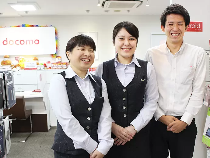仲間想いのスタッフばかりだから、笑顔が溢れる楽しい職場です。私たちとぜひ一緒に働きませんか！