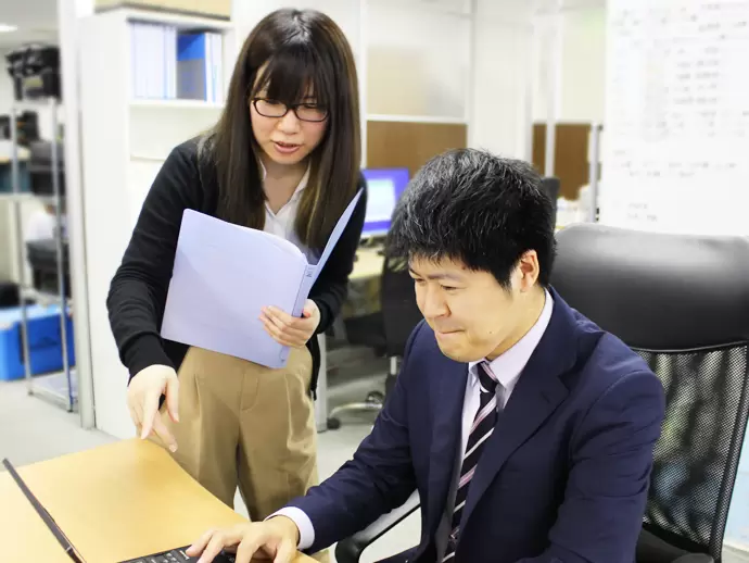 上司や先輩との距離が近いことも働きやすいポイント♪何でも相談できる環境です。