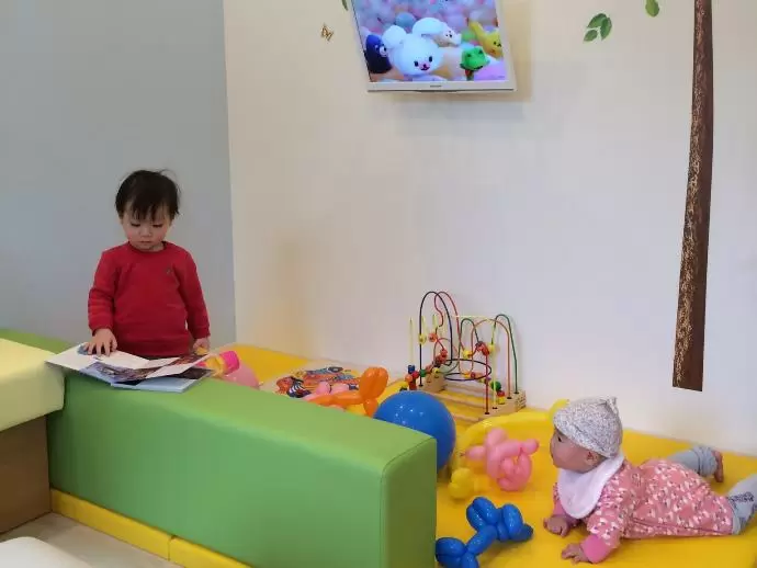 子供からお年寄りまで幅広い患者さんにご来院いただいています｡