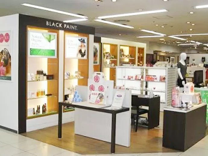 店舗ディスプレイなどスタッフの意見を取り入れながら売場作りをしています。