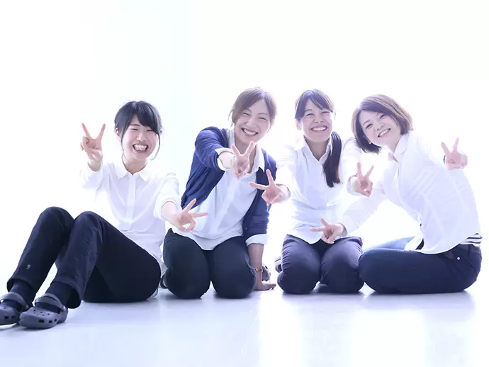 スタッフの平均年齢は26歳！プライベートでも仲良しです♪