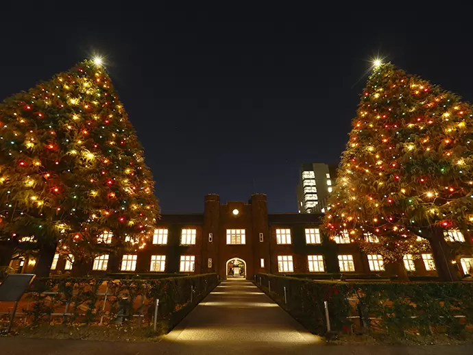 12月のクリスマスイルミネーション。季節に合わせたキャンパス風景を楽しみながらご活躍ください！