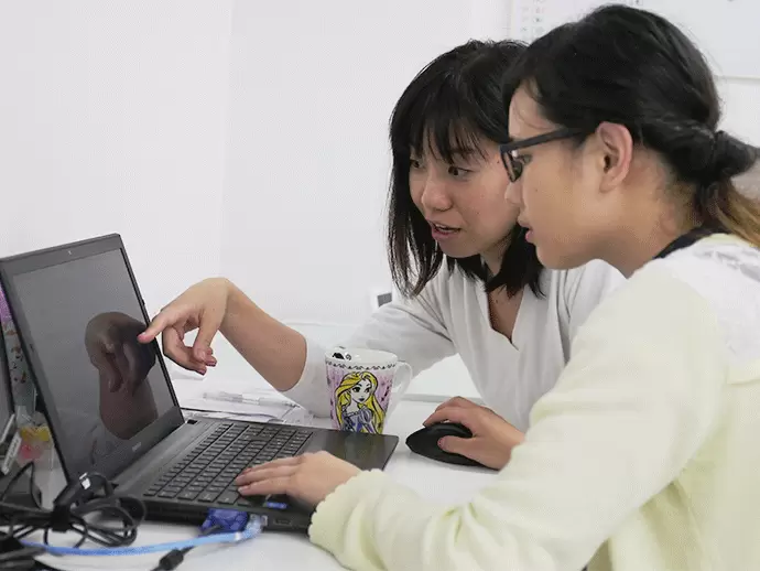 研修は先輩がしっかり指導。後輩が出来ないのは教える先輩が悪いというルールなので、自然と丁寧な指導に！