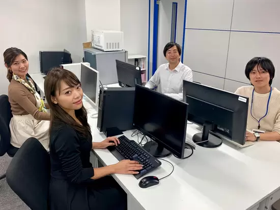 エンジニアとしてともに成長する想いが共通している仲間たち。風通しの良さもバツグンです。