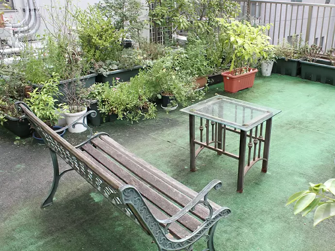 自社ビルの屋上では、BBQをすることも。築地の食材を楽しみます！