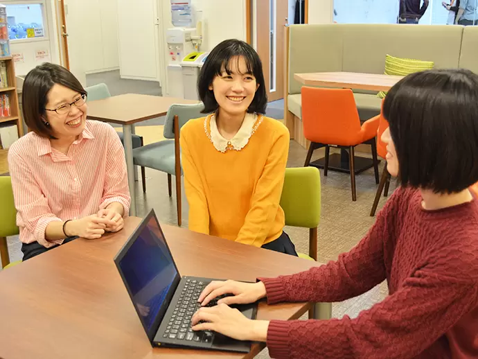 社内の雰囲気が良好なのが当社の特徴。困ったらお互いに支えあう、社員同士の横のつながりが自慢です。