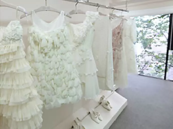 最旬のインポートドレスをはじめ、タキシードも充実/ピュアート青山店