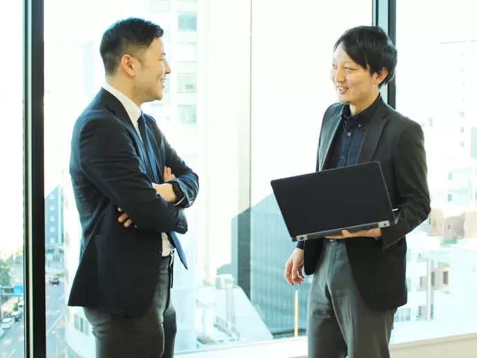 新しく清潔なオフィス。のびのびとご活躍いただけるはず！