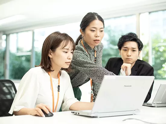 20～30代の社員が中心となり活躍中！同年代の社員と一緒に働けます♪