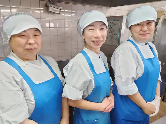 女性スタッフが多数在籍中！笑顔で働けるような制度や待遇が整っています。