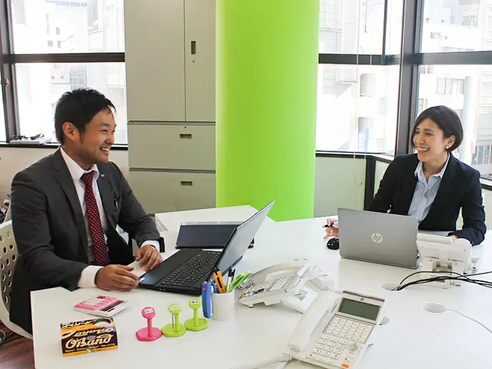 入社後の研修は、実務的なところはマンツーマンで、知識的なところは全員でサポートします！