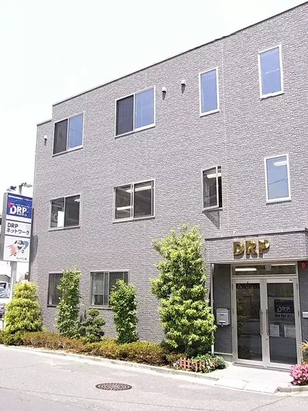 葛飾区に構える本社。駅から徒歩5分とアクセスも抜群！