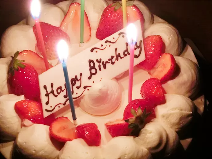 社員の誕生日にはケーキでお祝い☆
