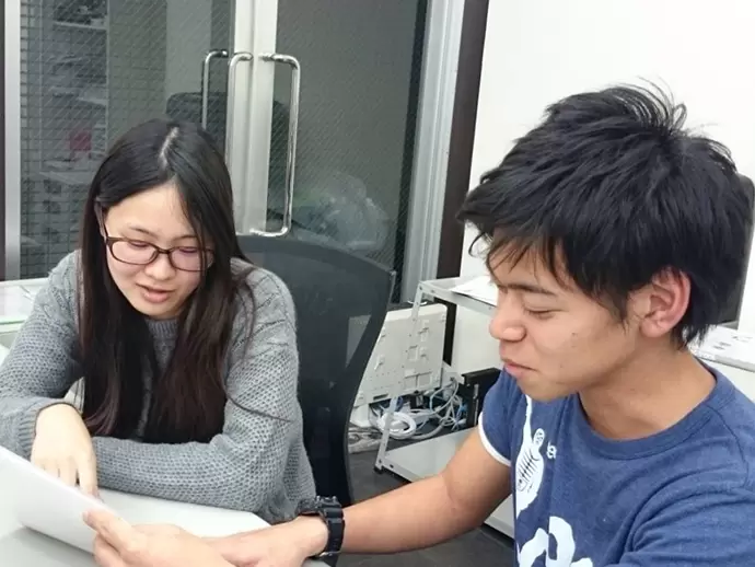 わからないことがあれば、先輩に気軽に相談してください☆