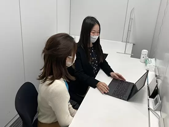 正社員には「総合職・一般職・派遣職」がありますので、約半年経験し、異動先を一緒に考えていきます。