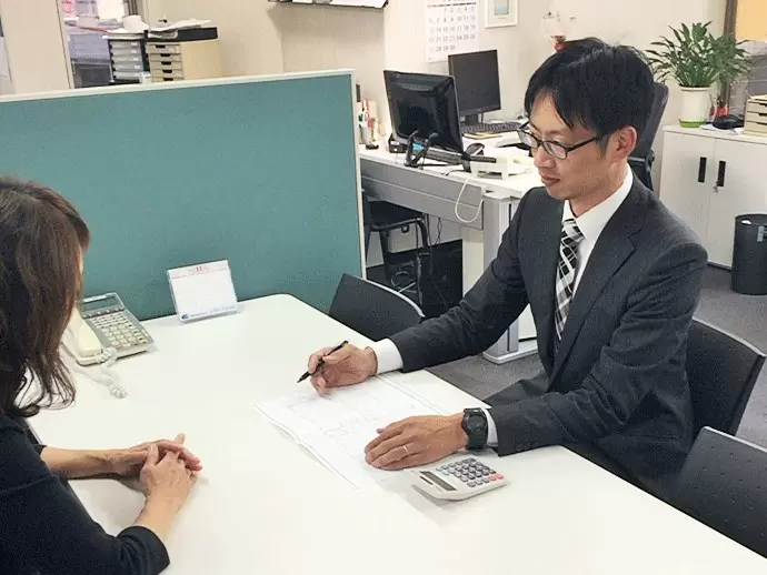 営業事務の仕事に留まらず、お客様からの問い合わせにも自ら提案することもあります。