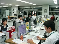 扱うものは金融商品。頭脳集団としての鋭い一面ものぞかせます。
