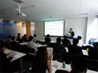 毎月1回、東京と大阪で行われる不動産会社向けのセミナーを実施