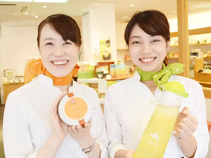年15回開かれる、当社主催のお茶イベントには毎回多くのお客様が来場しています。