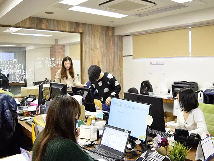 多くの女性が活躍する当社。一人ひとりが主体性を発揮しながら業務に臨んでいます。