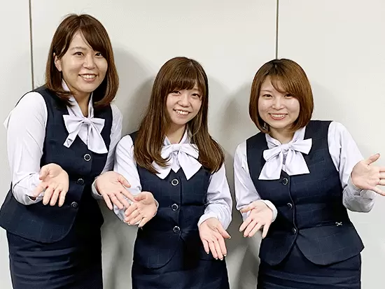 同ポジションでは女性の先輩が活躍中！英語力を活かして働いています。