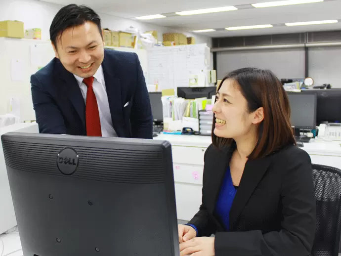 分からないことがあればすぐそばに先輩がいるので、すぐに不安を解消することができます。