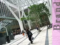 32のレストラン&バー、34のフード&カフェが入っています。
