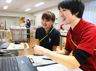 先輩たちがいろいろ教えていくので、未経験でも中途採用でも大丈夫♪