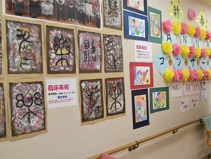 美術やゲーム、季節のイベントなど様々なレクリエーションを行います