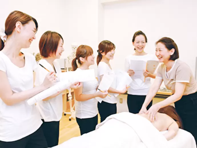 外部のイベントやオープンスクールなど様々な取り組みで入校希望者を集めています