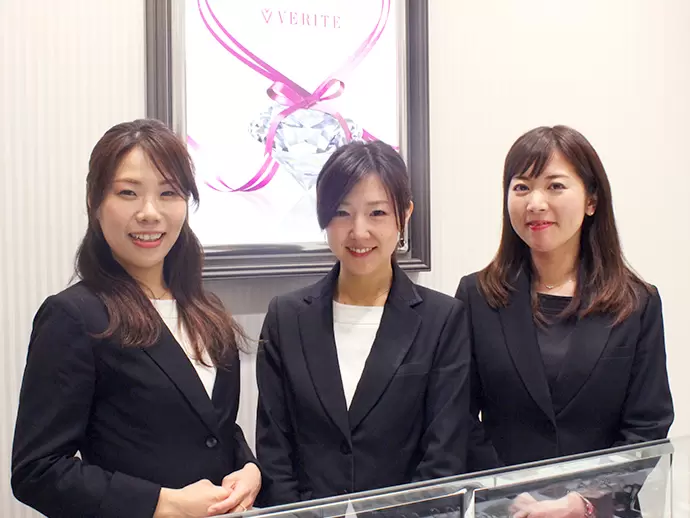 ベリテのチームワークは◎日々助け合いながらお店を運営しています。