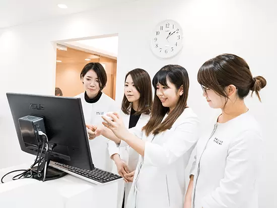 スタッフ間の情報共有もマメに行っています。みんなでお互い協力しあって仕事に取り組みましょう♪