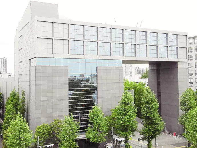 西早稲田駅から徒歩2分にある新宿コズミックスポーツセンター。地域の振興を一緒に支えましょう。