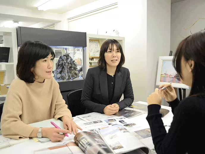 社内外問わず大切なのはチームワーク！未経験の方でもしっかりサポートしていくので安心してください♪