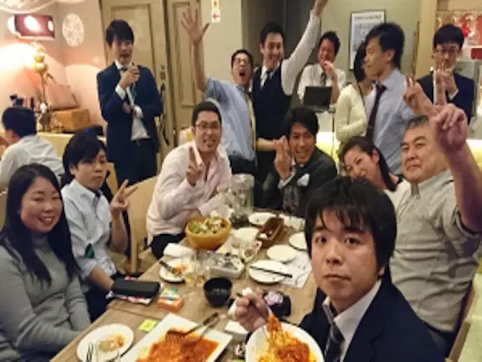 飲み会をはじめ、ボーリング大会など社内イベントが多く、社員同士の仲が非常に良いのが特徴です。