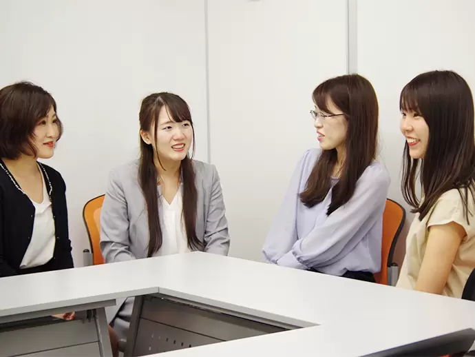 全社的に残業は少なめだったり、産育休や時短勤務を活用できるなど女性が安心して働ける環境です！