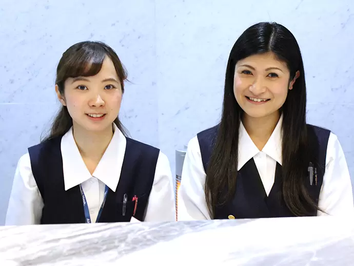仕事に慣れるまでは先輩が隣についているので、安心してくださいね。