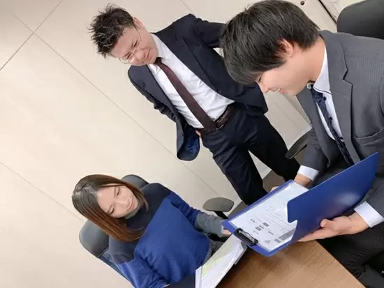 年齢や性別なく活躍できる場があり、社員の距離感も近くアットホームな環境でお仕事できます♪