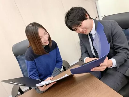 医薬に関する基礎知識を学ぶ機会を設けており、充実したサポート体制を整えております！
