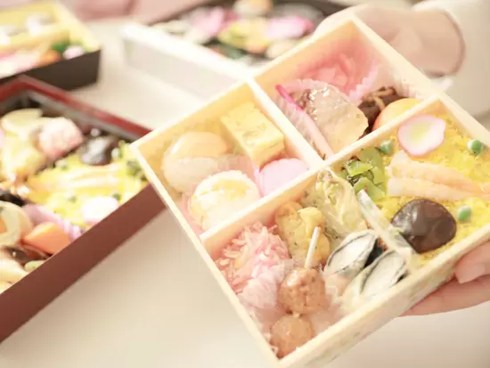 味だけでなく見た目にもこだわる彩り豊かなお弁当は、女性フードコーディネーターが作成しています。