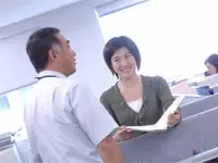 新たな経験者社員もすぐに溶け込み、活発な議論をしています！