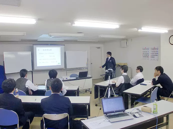 社内研修の様子。段階に合わせて、様々な研修を実施しています。